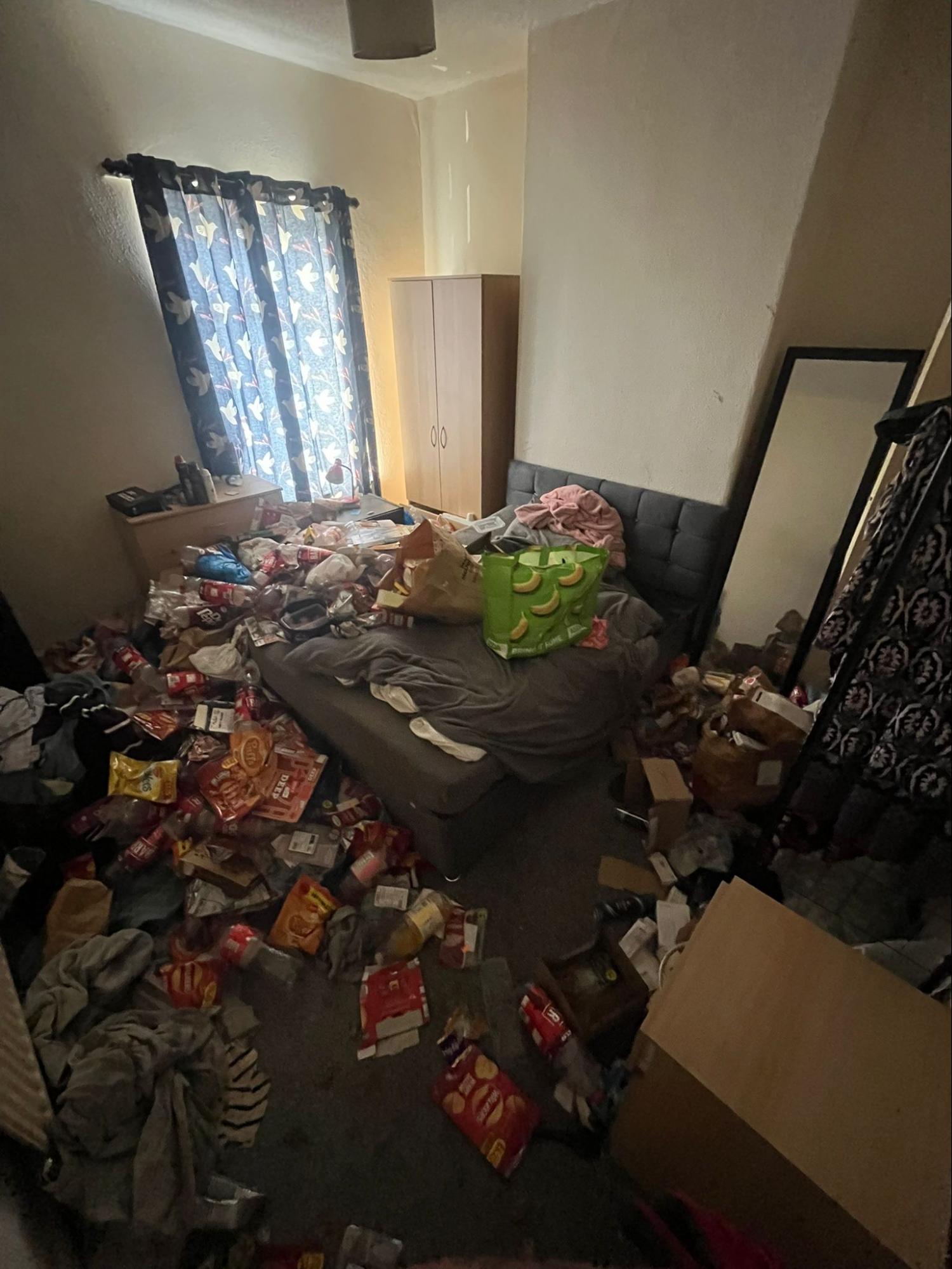 End of tenancy clearance img
