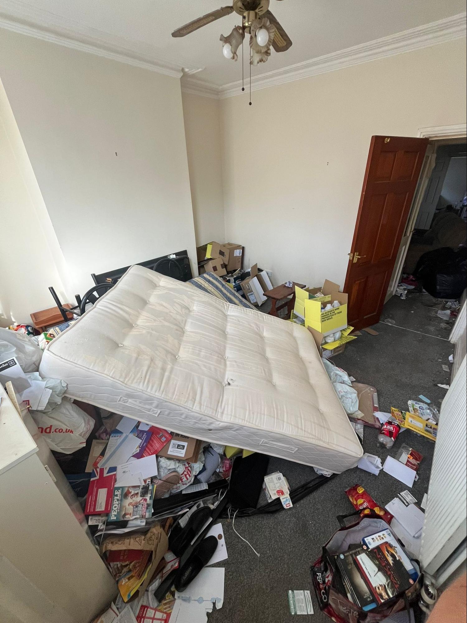 Hoarder clearance img2
