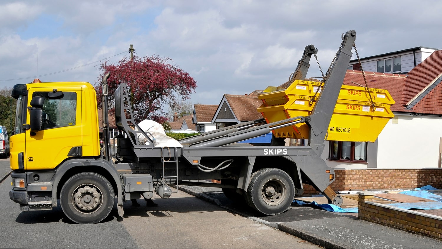 Img skip hire bg