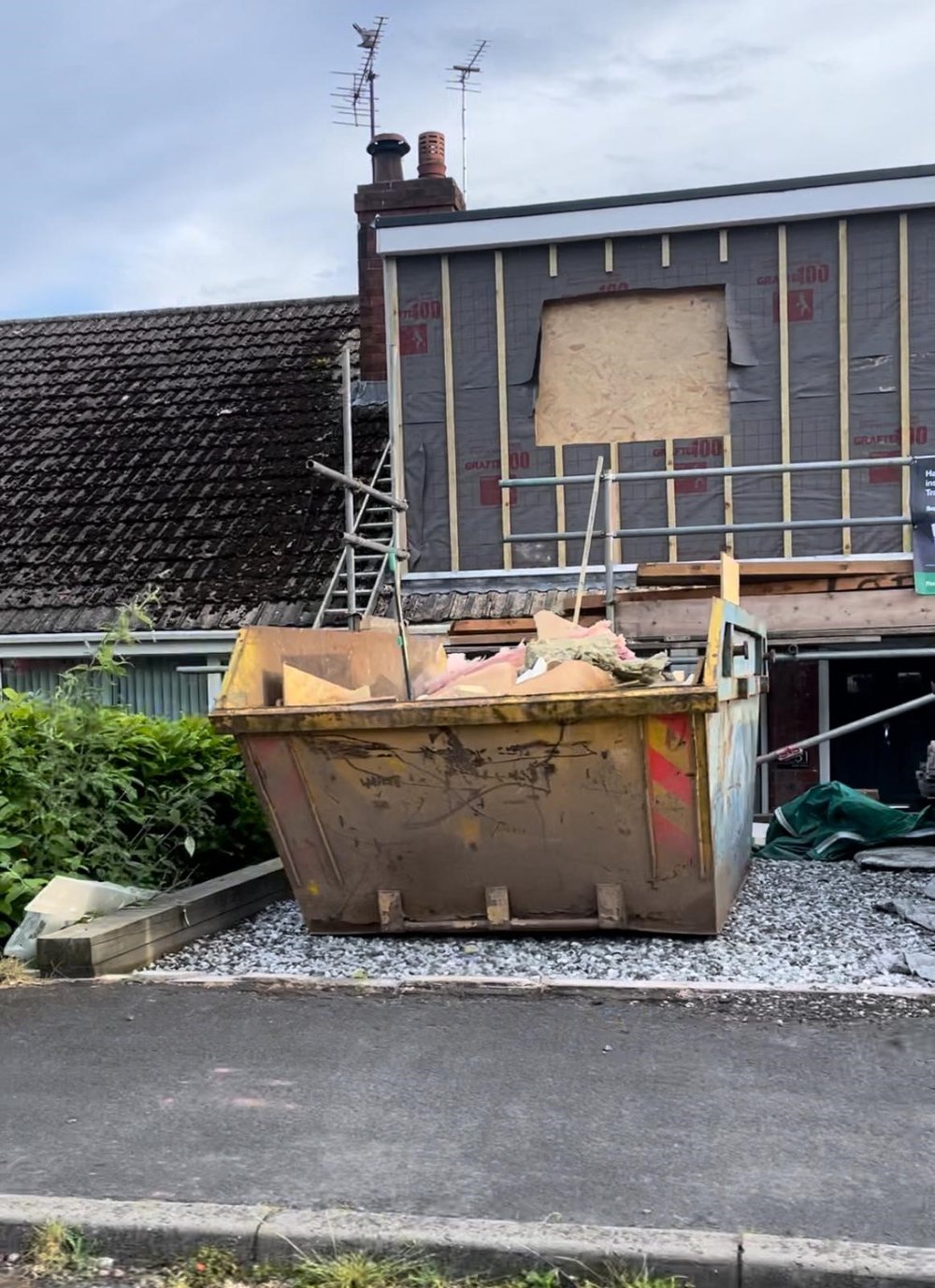 Img 5 reasons to use skip hire when home renovating